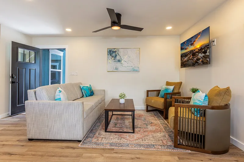 Ocean Blues and Beach Decor Throughout — Authentic 3BR Duplex, Wailuku