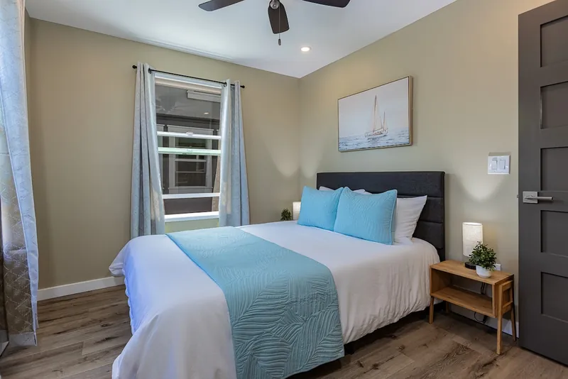 All Furniture New in 2025: Queen Bed, AC and Plush Linens — Authentic 3BR Duplex, Wailuku
