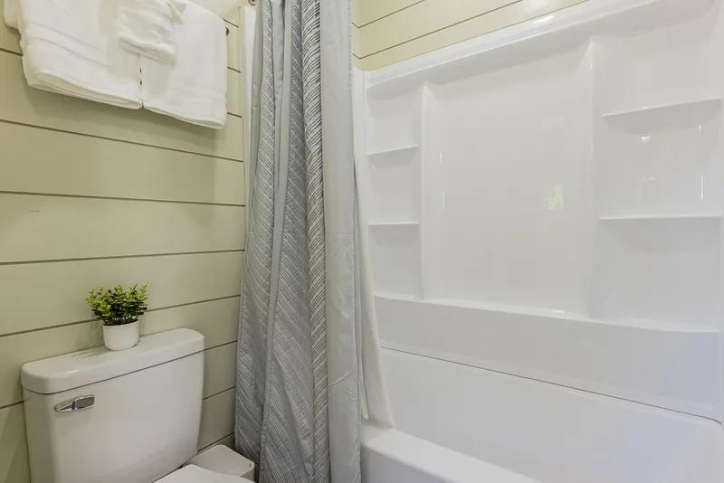 Cozy Studio Near OGG, Wailuku Maui vacation rental — photo 11