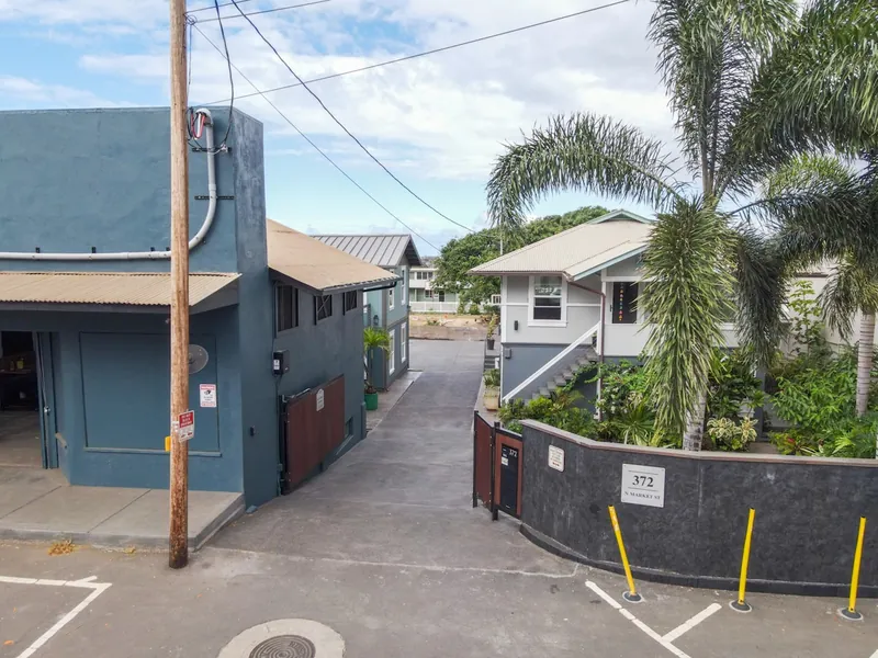 Cozy Studio Near OGG, Wailuku Maui vacation rental — photo 14