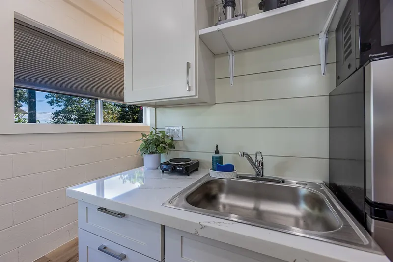 Cozy Studio Near OGG, Wailuku Maui vacation rental — photo 9