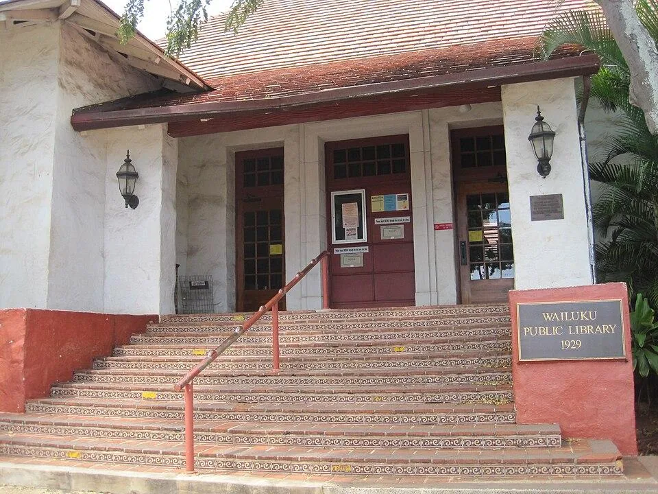 A couple of Wailuku stops
