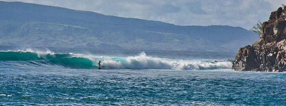 Experienced / advanced surfers