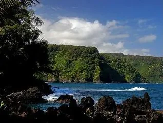 Keʻanae Peninsula + Aunty Sandy’s Banana Bread - photo 1