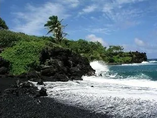 Waiʻānapanapa State Park / Black Sand Beach - photo 4