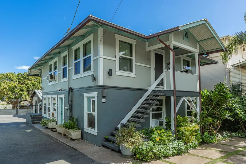 1 of only 2 duplexes on property — Historic 2BR Condo, Wailuku