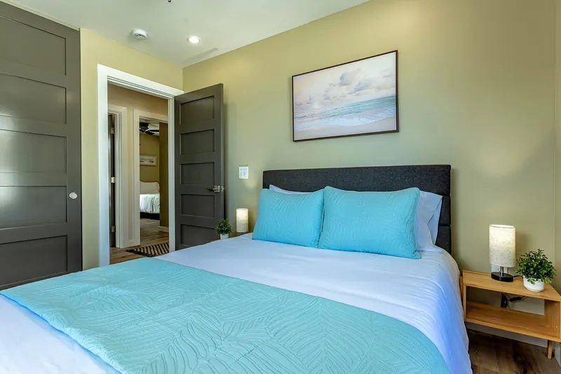 All Furniture New in 2025: Queen Bed, AC and Plush Linens — Modern 3BR Home, Wailuku