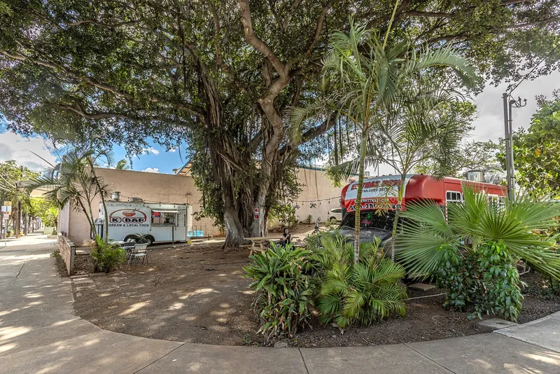 Food Trucks on Market St. 1st Friday of each month is a festival! — Modern 3BR Home, Wailuku