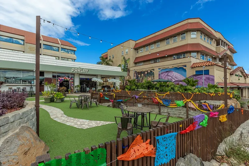 1 of many local eateries and bars — Modern 3BR Home, Wailuku